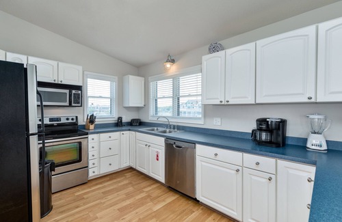 Whalehead Beach House | Oceanside, Pet Friendly with a Cool Pool & Volleyball Court!