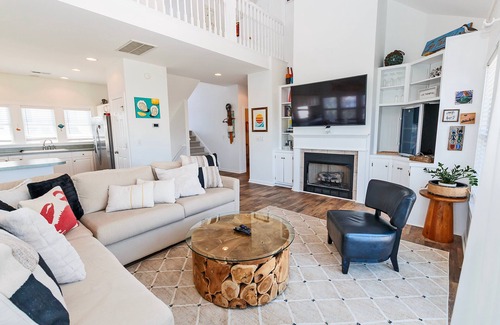 Duck House | Oceanside, Private Pool, Close to Beach, Hot Tub! SP2, Blew Bayou