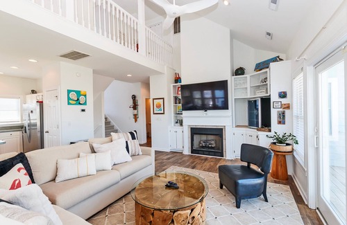 Duck House | Oceanside, Private Pool, Close to Beach, Hot Tub! SP2, Blew Bayou