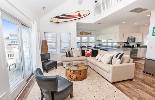 Duck House | Oceanside, Private Pool, Close to Beach, Hot Tub! SP2, Blew Bayou