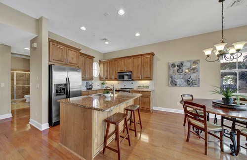 Hutchinson Island South House | OCEANSIDE TOWNHOME ON HUTCHINSON ISLAND. GATED, POOL, SPA, GYM, BEACH ACCESS