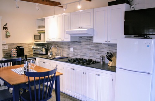 Lunenburg Cottage | Oceanside Vacation Cottage