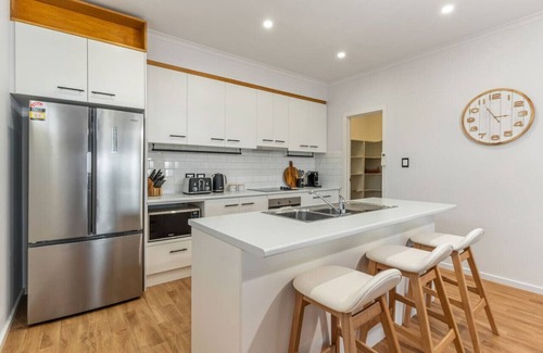 Encounter Bay House | Oceanview at Encounter - 4BR Family Escape