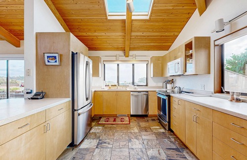 Sea Ranch House | Oceanview bluff home with private hot tub, shared pool, saunas, tennis, & EVC