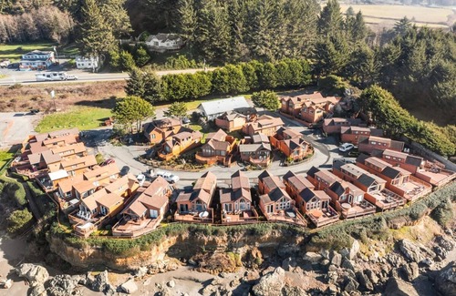 Smith River Apartment | Oceanview Cabin 18 With Private Jacuzzi