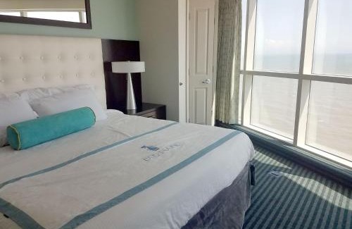 Downtown Myrtle Beach Apartment | Oceanview condo w beach access & pools