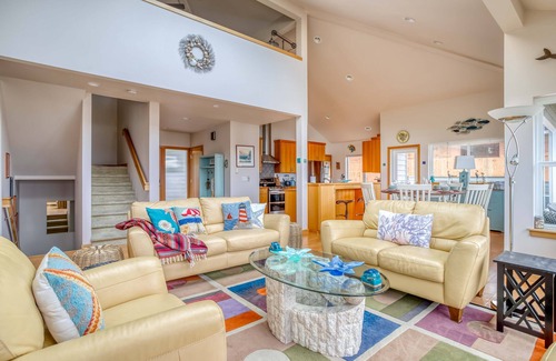 Cloverdale House | Oceanview Custom Home, Gourmet Kitchen, Hot Tub, Media Room, Kid's Loft