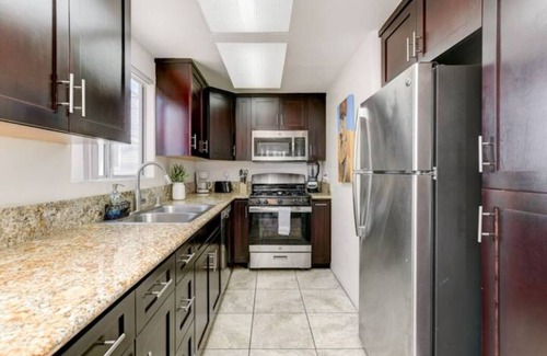 San Diego House | Oceanview Huge Decks Trilevel Sleeps 16+Guesthouse