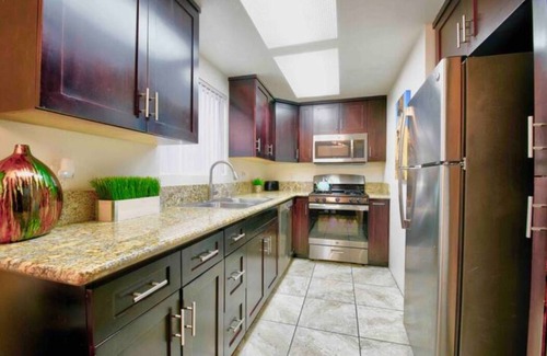 San Diego House | Oceanview Huge Decks Trilevel Sleeps 16+Guesthouse