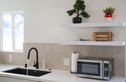 Pacifica Apartment | Oceanview Sunset View 3BR Luxe Home Yard