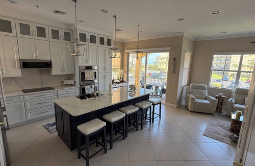 Hutchinson Island South House | OCEANVIEW TOWNHOUSE ON HUTCHINSON ISLAND, GATED, POOL, SPA, GYM, BEACH ACCESS