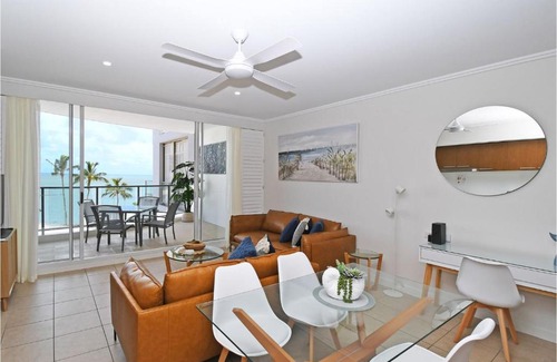Urangan Apartment | Oceanviews at 403