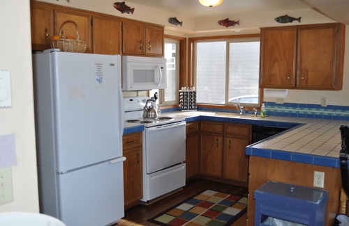 Bayshore House | Ocnfrt, Frplc, hot tub, pets! AVAIL now w Discount! 9-24 to 9-30 !