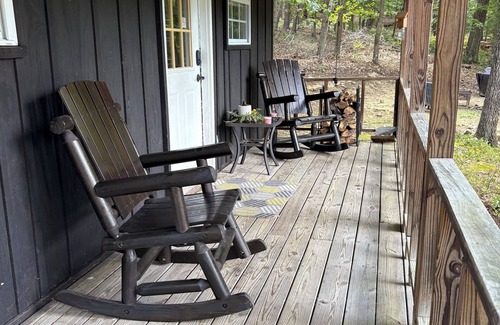 Benton Cabin | Ocoee Campin' - Cozy Cabin- Sleeps 4