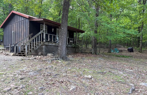 Benton Cabin | Ocoee Campin' - Cozy Cabin- Sleeps 4
