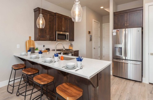 Ivins House | Ocotillo Springs Resort 47| Brand New Home-Private Hot tub, BBQ Grill, Ping Pong, & Resort Pool