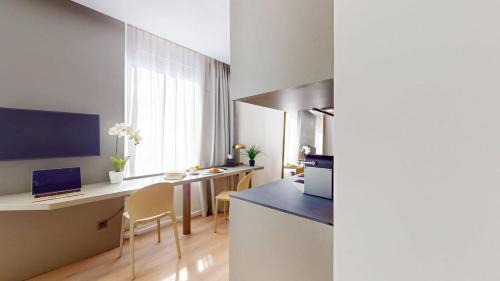 Le Grand-Saconnex Apartment | Octagon - Self Check In by Homenhancement