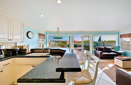 Sunset Beach House | October 10% OFF - Waterfront Beach Home w/Amazing Views, Jacuzzi + Deck