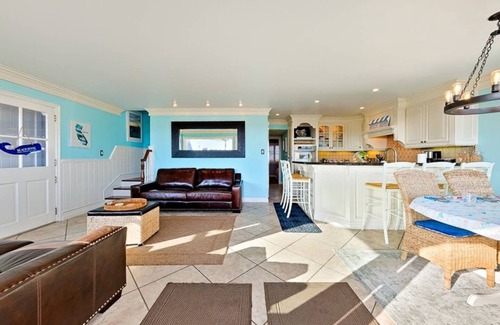 Sunset Beach House | October 10% OFF - Waterfront Beach Home w/Amazing Views, Jacuzzi + Deck