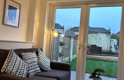 Mangotsfield Apartment | October Discount - Long Stay - Contractors