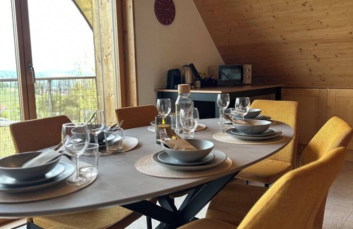 Zwieselberg Apartment | OctoberPanormamablick, NH Spiez, 10 min from Lake Thun