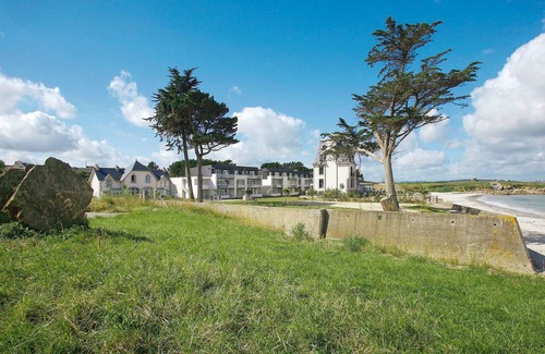 Plougasnou Apartment | Odalys Domaine des Roches Jaunes by Interhome