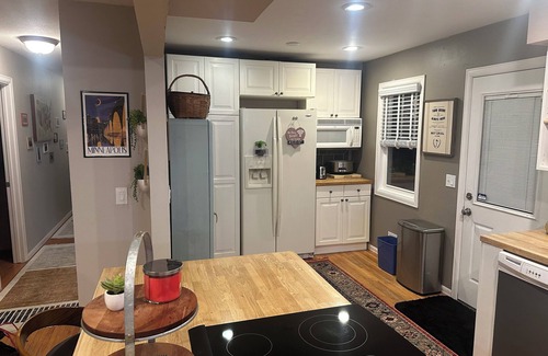 St. Anthony House | Ode to Minnesota, stylish and cozy 3 bedroom house