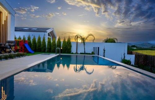 Seydikemer Villa | Odella - Luxury Villa for 6 in Seydikemer Zorlar