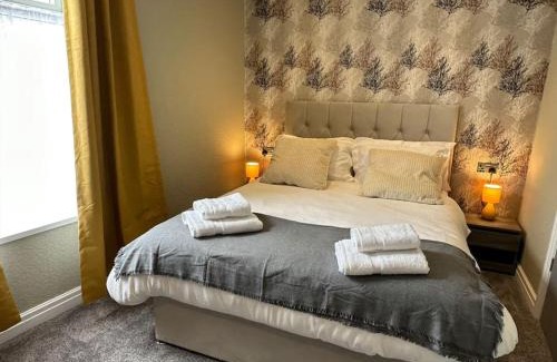 Blackpool Town Center Apartment | O’er The Yard Hideaway