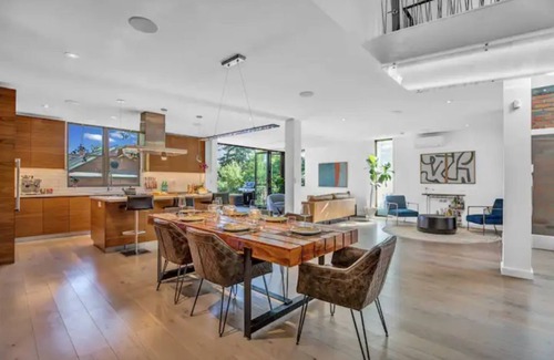 Mapleton Hill House | ❤️of Downtown All New! Mod 6BR ☆6min→ Pearl☆Hottub
