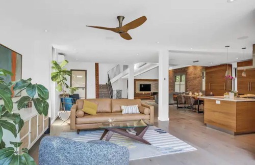 Mapleton Hill House | ❤️of Downtown All New! Mod 6BR ☆6min→ Pearl☆Hottub