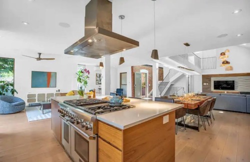 Mapleton Hill House | ❤️of Downtown All New! Mod 6BR ☆6min→ Pearl☆Hottub