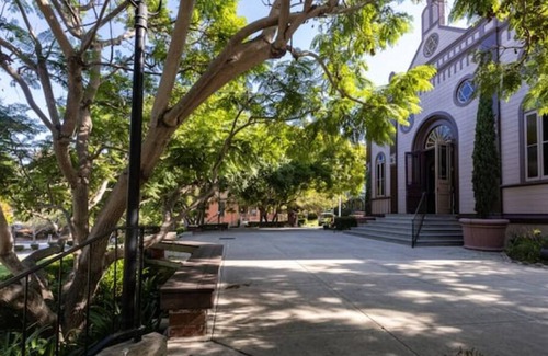 Old Town House | ❤️ of Old Town. Walk to All. Parking. Cable+Fast WiFi