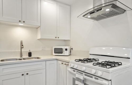 South Park House | ❤️of South Park, Free Parking/Laundry, Fam Friendly!