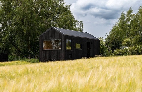 Cheshire West and Chester Cabin | Off-Grid Family Retreat with Sauna Access in Cheshire