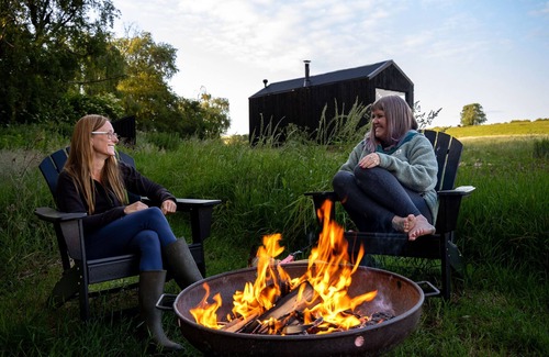Cheshire West and Chester Cabin | Off-Grid Family Retreat with Sauna Access in Cheshire