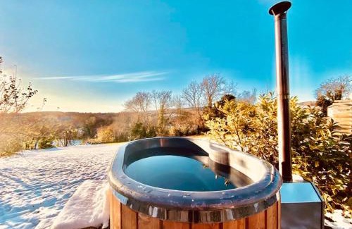 Yarpole House | Off-Grid Glamping - Quiet, Starry Escape