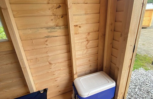 East Randolph House | Off Grid Glamping Shed with River Access