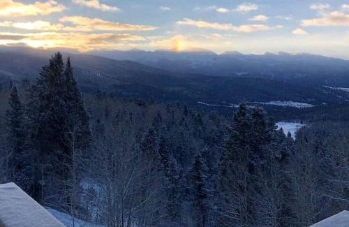 San Luis House | Off-Grid yet Modern Tree House in the Sangre de Cristo Mountains, Colorado