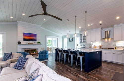 Edisto Island House | OFF THE GRID-Custom Showplace w/Private Pool;Multiple Decks;3 Minute Walk to Beach