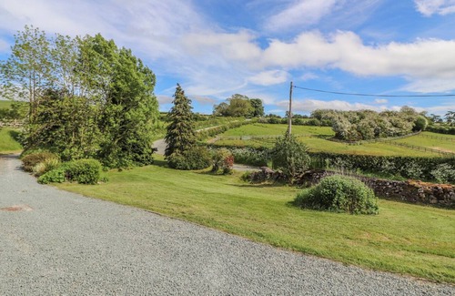 Longford Cottage | OFFA'S COTTAGE, pet friendly, character holiday cottage in Oswestry