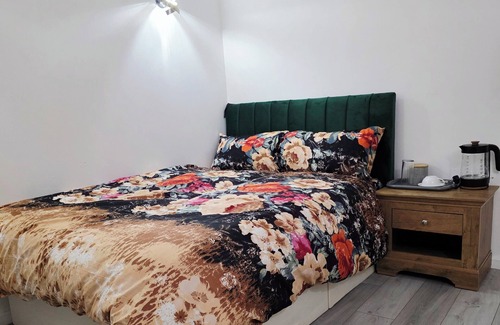 Bradford Bed & Breakfast | Oge’s Apartment