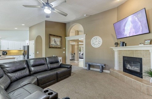 Redding House | Ohana Landing : WaterSide Spa* AirH0ckey