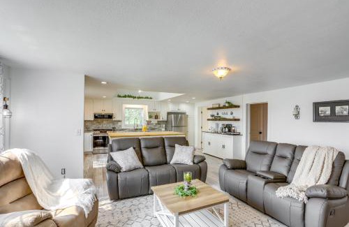 New Haven  Huron County House | Ohio Farmhouse Retreat with Fire Pit and Patio