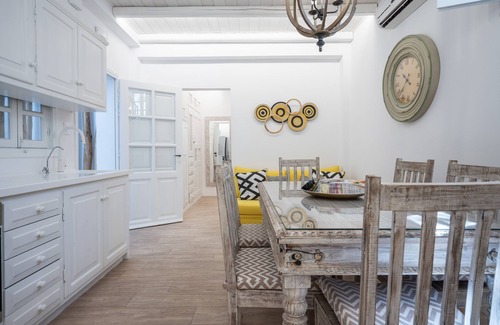 Oia Villa | Oia Sunset Villas - Villa "Pearl" - Swimming pool - Private outdoor Heated Spa