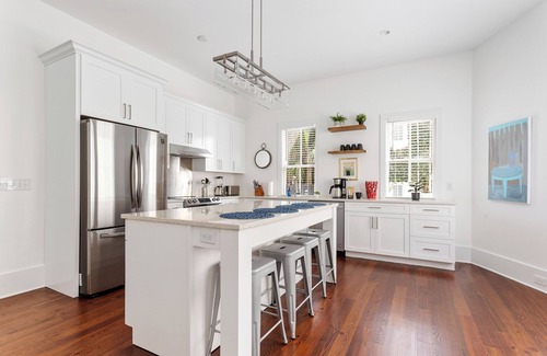 Westside House | Oikos - 19 Bedrooms in Downtown Charleston