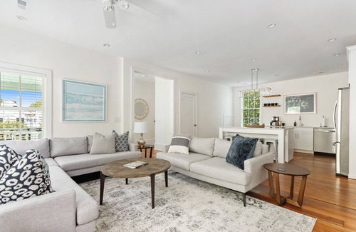 Westside House | Oikos - 19 Bedrooms in Downtown Charleston