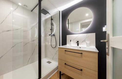 Valenciennes Apartment | OIQIA Air Nomad Vancouver