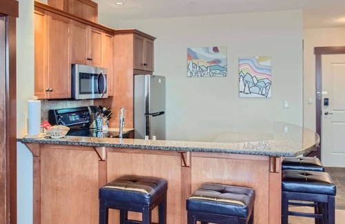 Big White Ski Resort Condo | Okanagan - Stonegate Resort Unit A202
