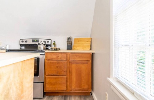 Lincoln Terrace Apartment | OKC 9 · Charming Carriage Cottage from 1920's!
